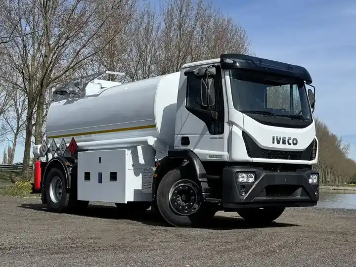 Citerne à eau IVECO EUROCARGO ML180E28 — 4x2